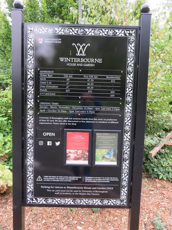 ウィンターボーン・ハウスガーデンのエントランスの看板