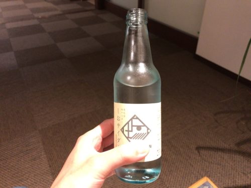 お風呂あがりに「しおサイダー」を飲む