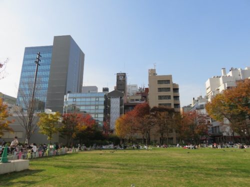 南池袋公園と紅葉