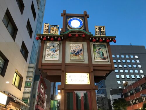 人形町のシンボル櫓（からくり時計）