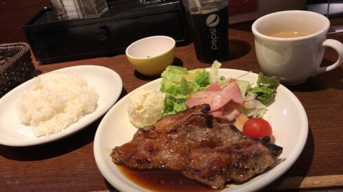 上野の肉の大山のステーキ定食